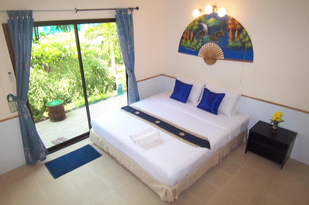 Phuket Airport Overnight Hotel Nai Yang-stranden Eksteriør billede